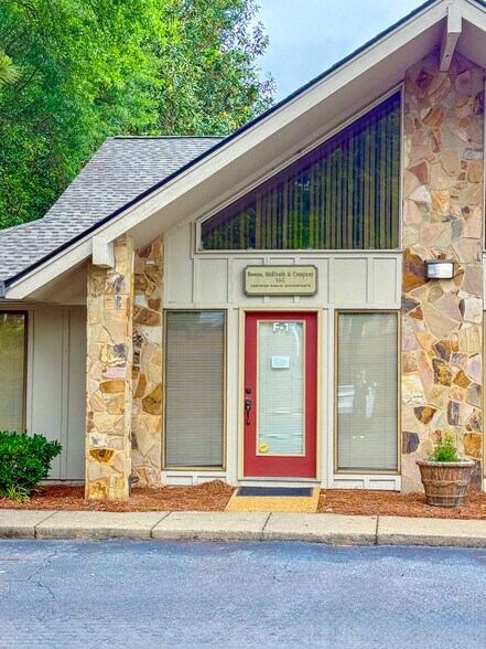 11285 elkins Rd, Roswell, GA à louer - Photo de l’immeuble – Image 3 sur 19