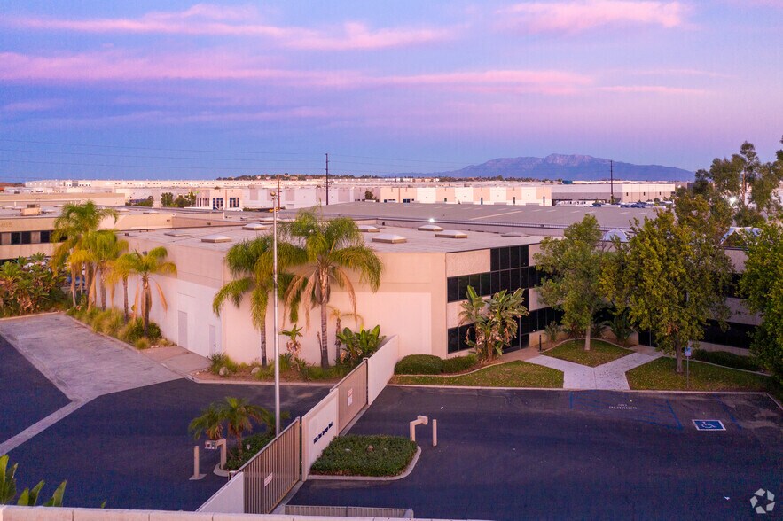 6455 Box Springs Blvd, Riverside, CA à vendre - Photo de l’immeuble – Image 2 sur 32