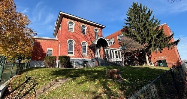 1101 Burnet Ave, Syracuse, NY à vendre - Photo principale – Image 1 sur 18