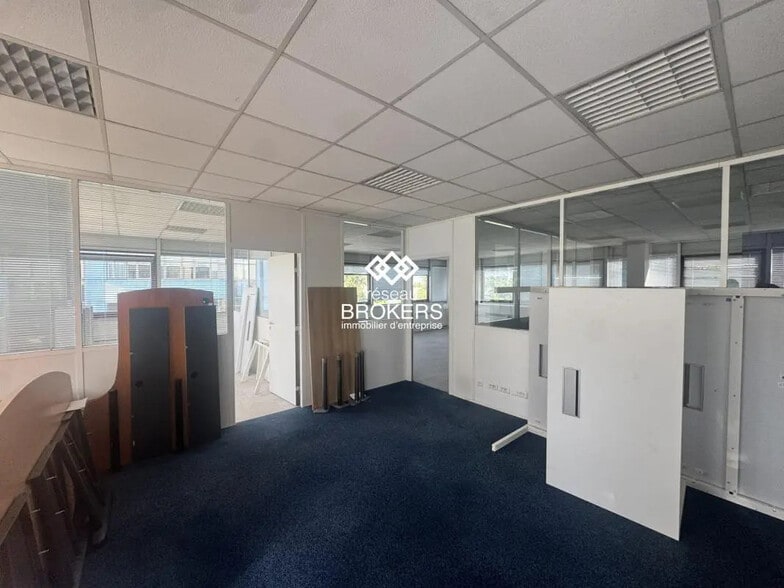 Bureau dans Gennevilliers à louer - Photo de l’immeuble – Image 2 sur 2