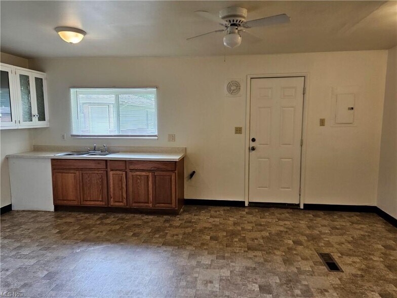 3018,3022,3033 Northgate Ave, Youngstown portefeuille de 3 biens à vendre sur LoopNet.fr - Photo de l’immeuble – Image 2 sur 17