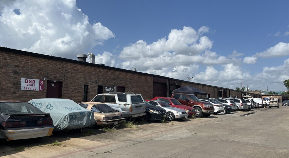 6811 Baneway Dr, Houston, TX à louer - Photo de l’immeuble – Image 2 sur 5