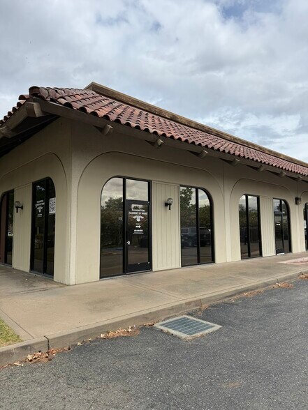 1024 Serpentine Ln, Pleasanton, CA à louer - Photo de l’immeuble – Image 2 sur 22
