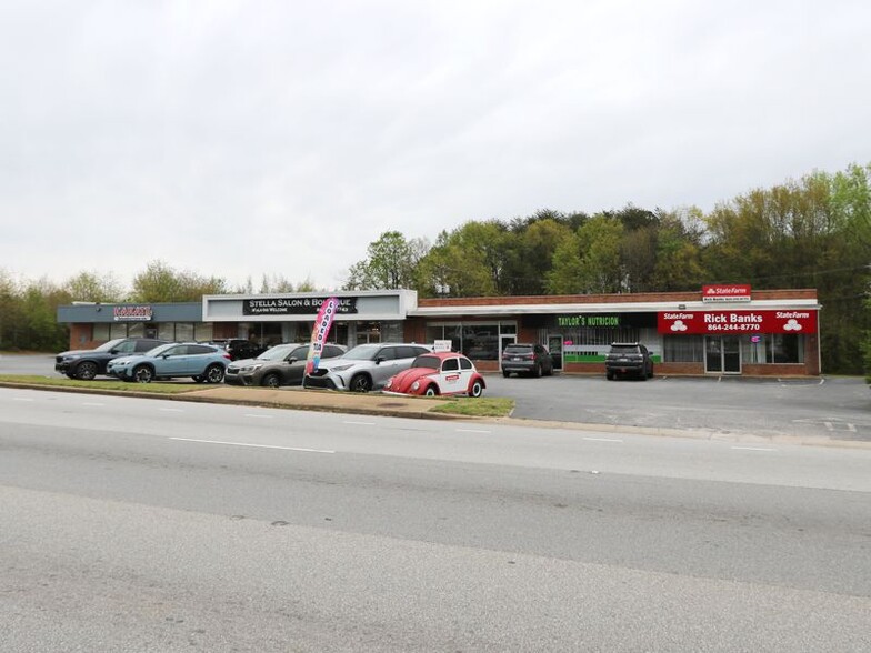 3324 Wade Hampton Blvd, Taylors, SC à louer - Photo de l’immeuble – Image 1 sur 7