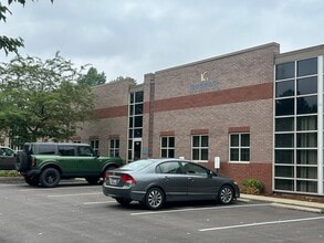 1534-1552 Ormsby Station Ct, Louisville, KY à louer Photo de l’immeuble– Image 2 sur 9