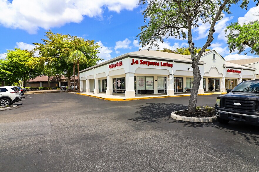 8793 Tamiami Trl E, Naples, FL à louer - Photo de l’immeuble – Image 3 sur 11