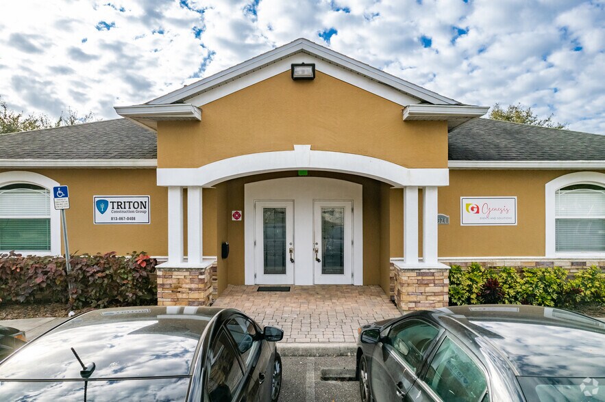 7324 W Comanche Ave, Tampa, FL à vendre - Photo de l’immeuble – Image 3 sur 5
