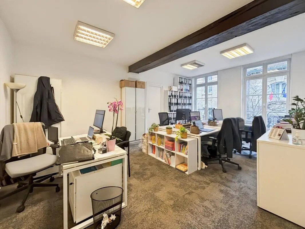 Bureau dans Paris à louer Photo de l’immeuble– Image 1 sur 9