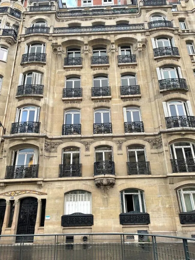 Plus de détails pour 105 Rue Jouffroy D'Abbans, Paris - Bureau à louer