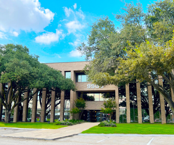 9900 Westpark Dr, Houston, TX à louer - Photo de l’immeuble – Image 1 sur 5