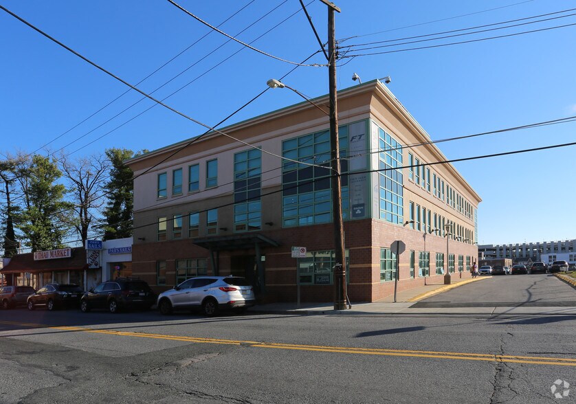 912 Thayer Ave, Silver Spring, MD à vendre - Photo de l’immeuble – Image 2 sur 20