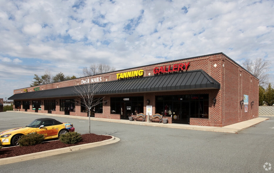 1143-1149 Saint Marks Church Rd, Burlington, NC à louer - Photo principale – Image 2 sur 6