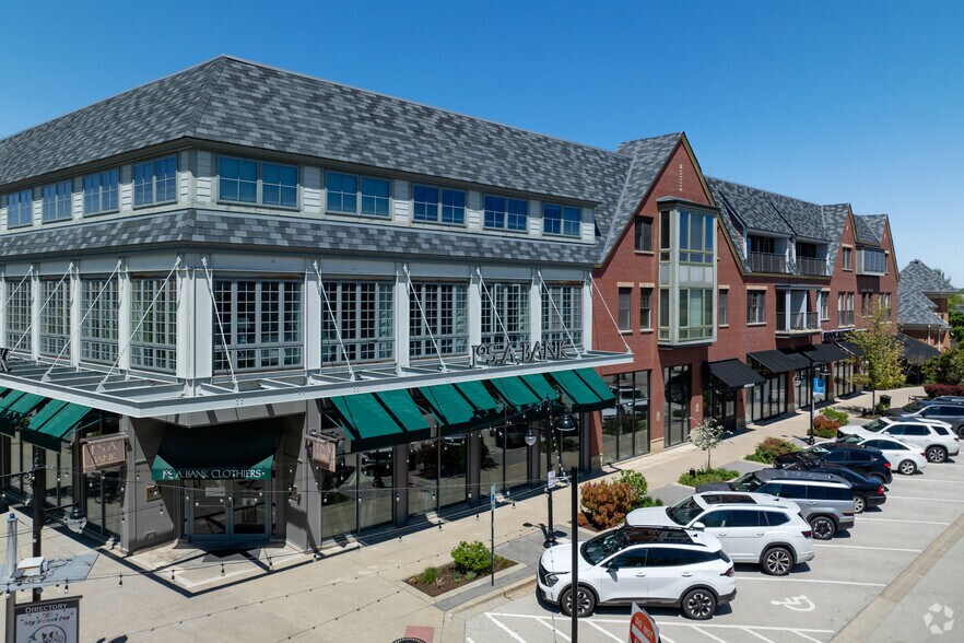 2081 Tower Dr, Glenview, IL à vendre - Photo de l’immeuble – Image 2 sur 8