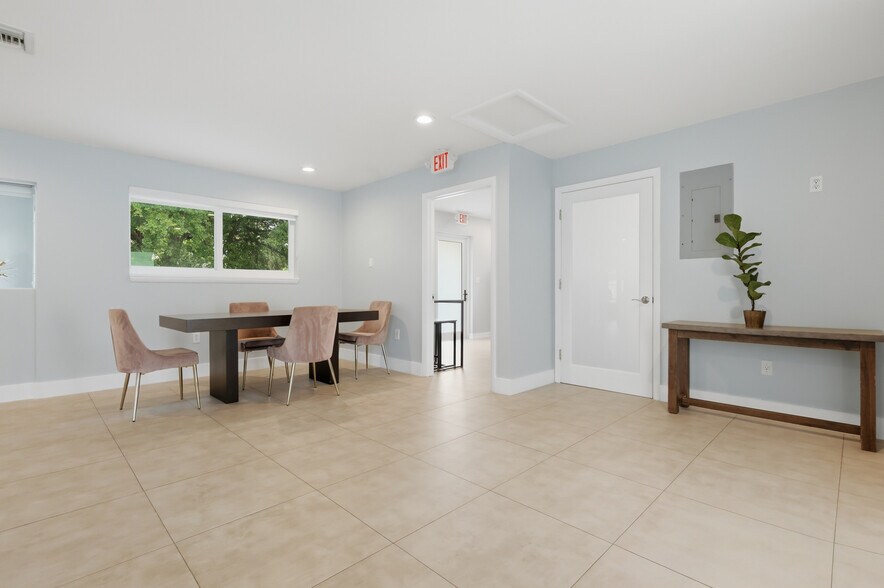 940 State Road 7, Fort Lauderdale, FL à vendre - Photo de l’immeuble – Image 2 sur 33