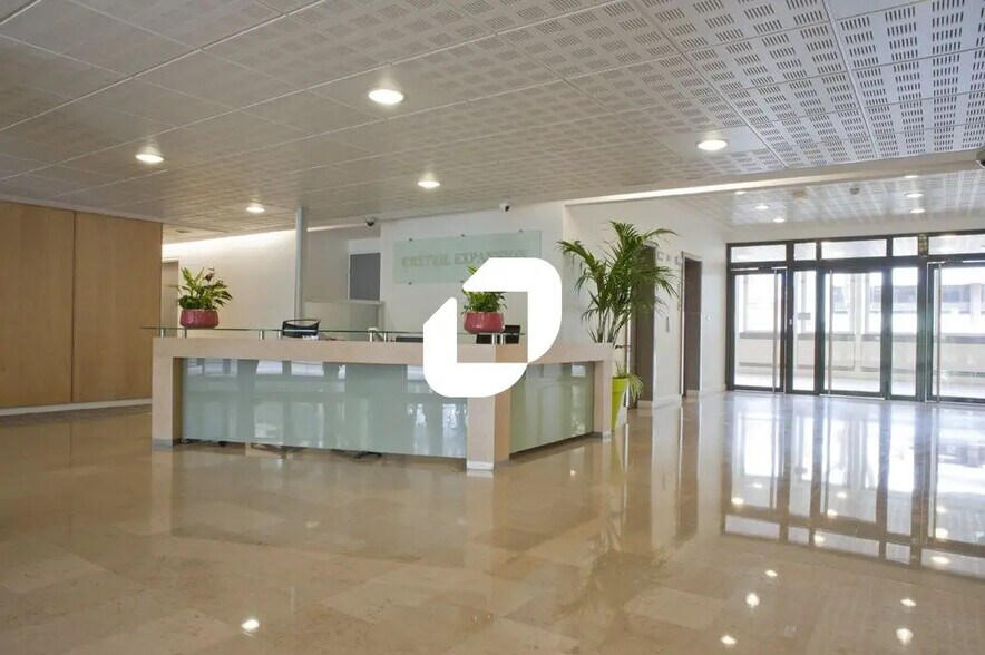 Bureau dans Créteil à louer - Hall d’entrée – Image 2 sur 13