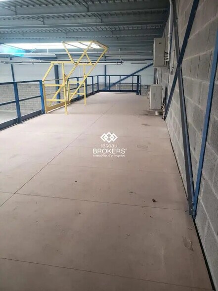 Industriel/Logistique dans Magny-en-Vexin à vendre - Photo intérieure – Image 3 sur 4