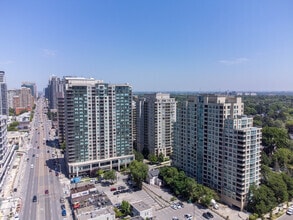 5225-5231 Yonge St, Toronto, ON - VUE AÉRIENNE  vue de carte