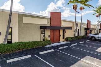 Plus de détails pour 4748-4794 NE 11th Ave, Oakland Park, FL - Local d'activités à louer