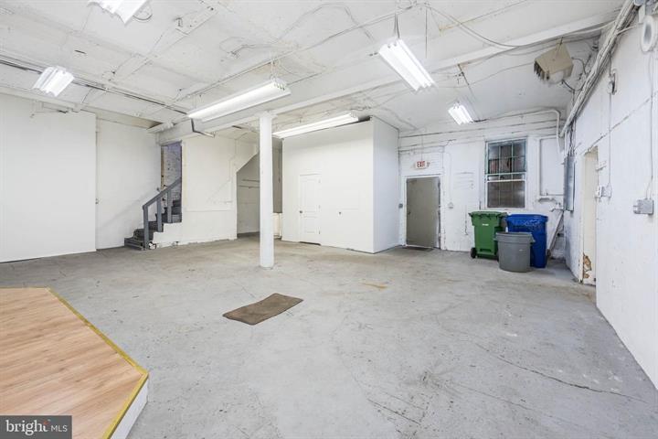 242 S Dean St, Baltimore, MD à louer - Photo de l’immeuble – Image 3 sur 23