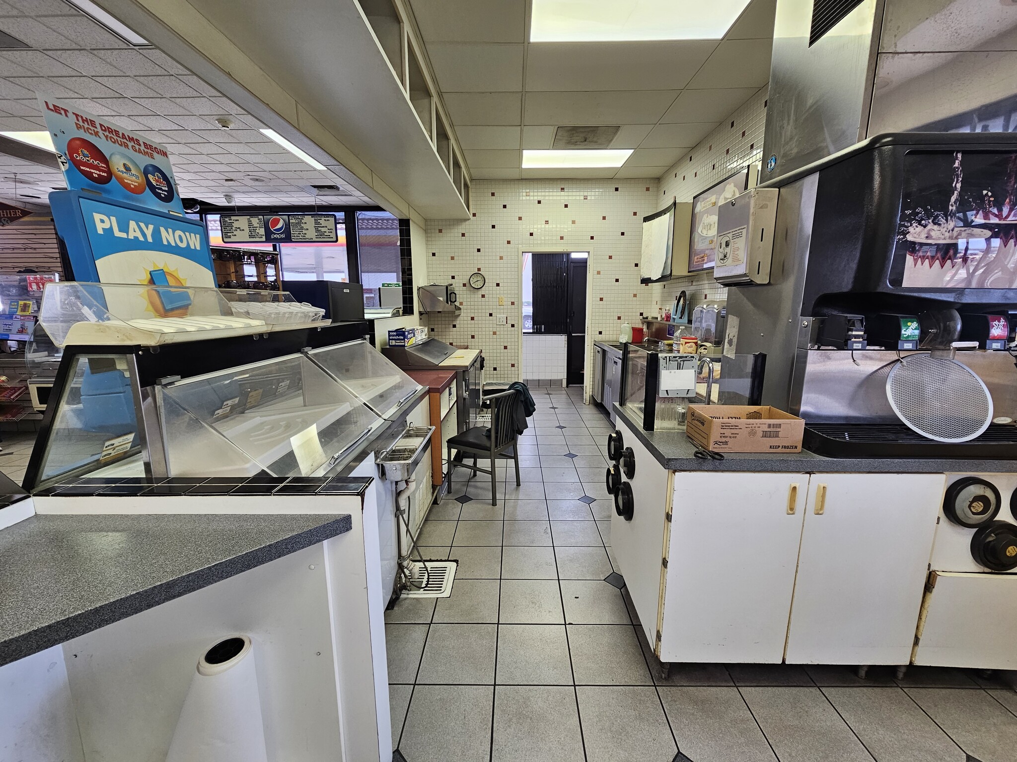 27908 Hwy 99, Visalia, CA à vendre Photo intérieure– Image 1 sur 17