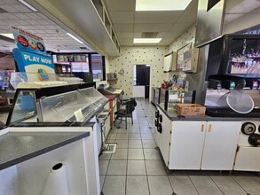 27908 Hwy 99, Visalia, CA à vendre Photo intérieure– Image 1 sur 17