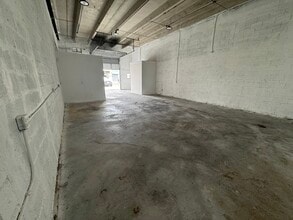 7403 NW 7th St, Miami, FL à louer Photo intérieure– Image 2 sur 4
