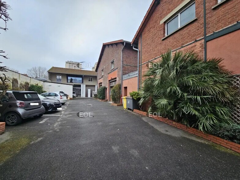 Local d’activités dans Alfortville à louer - Photo de l’immeuble – Image 2 sur 12