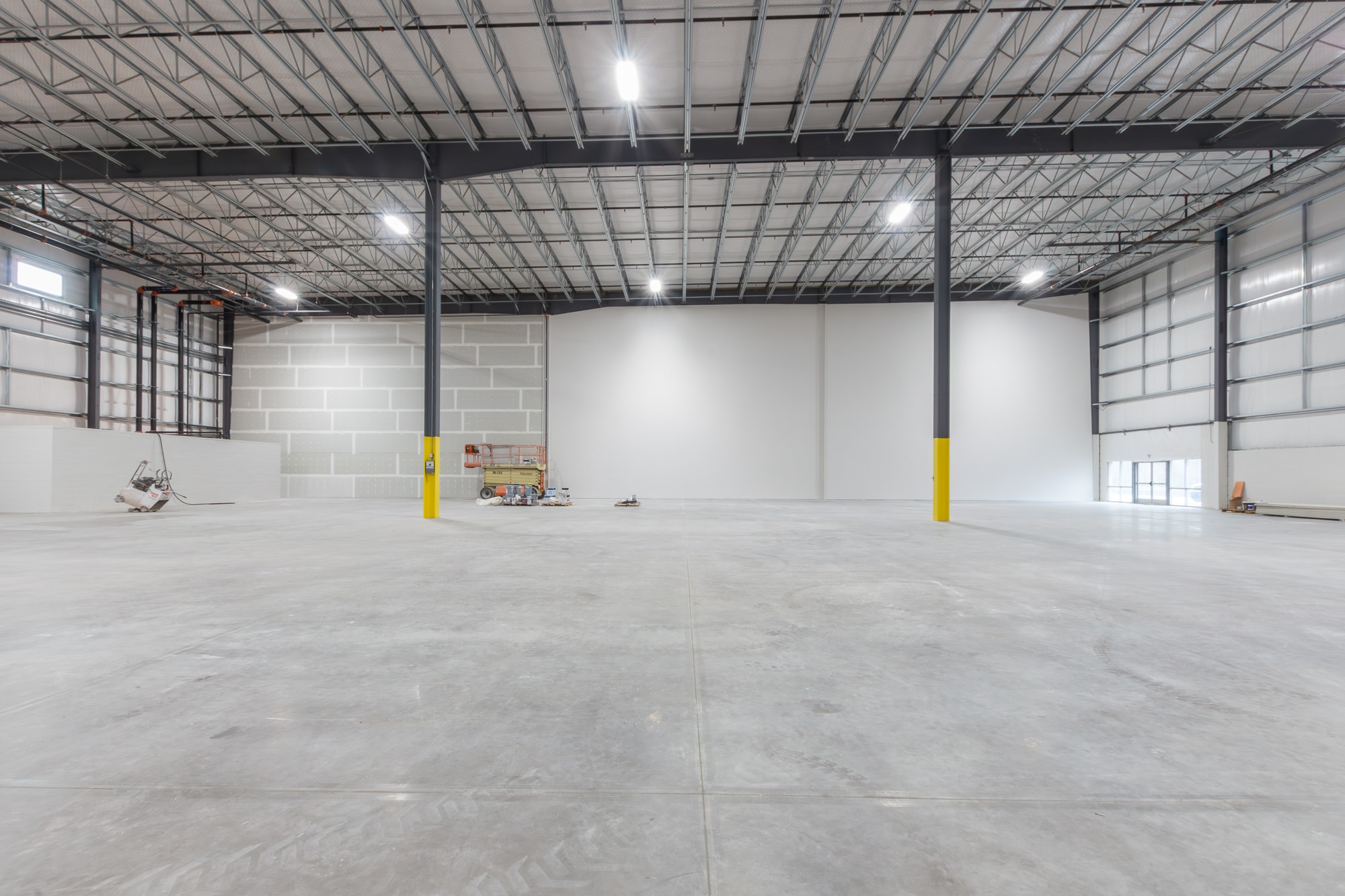 137-147 Commonwealth Dr, Jenkins, PA à louer Photo intérieure– Image 1 sur 5