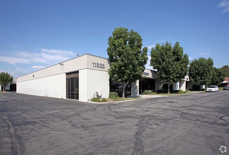 11823 Slauson Ave, Santa Fe Springs, CA à louer - Photo de l’immeuble – Image 3 sur 8