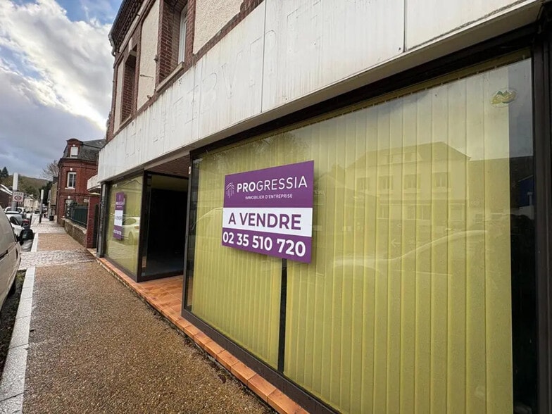 Local commercial dans Lillebonne à vendre - Photo de l’immeuble – Image 1 sur 6