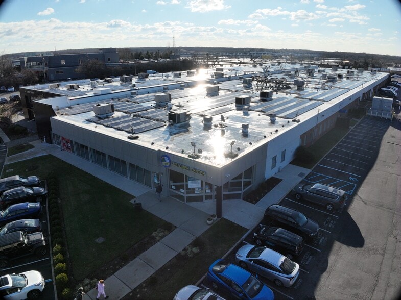 45 S Service Rd, Plainview, NY à louer – Image 2 sur 12