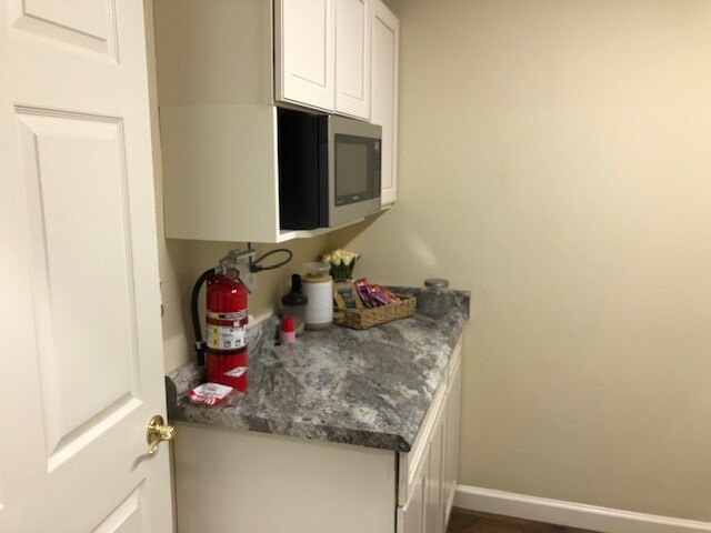 45681 Oakbrook Ct, Sterling, VA à vendre - Photo de l’immeuble – Image 2 sur 23