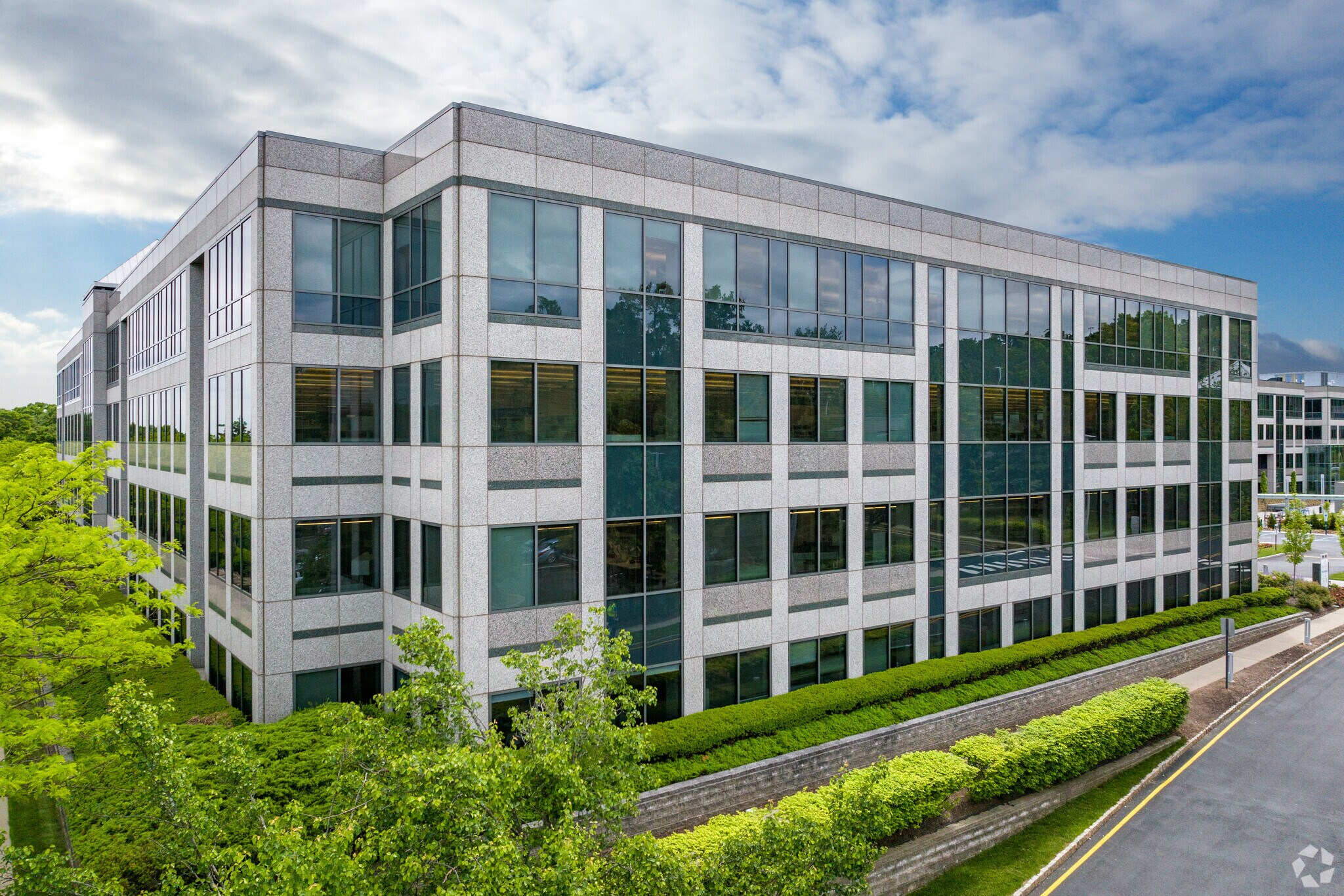 399 Interpace Pky, Parsippany, NJ à louer Photo de l’immeuble– Image 1 sur 12