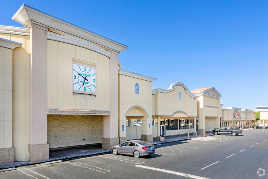 406-498 W Shaw Ave, Clovis, CA à louer - Photo principale – Image 1 sur 17