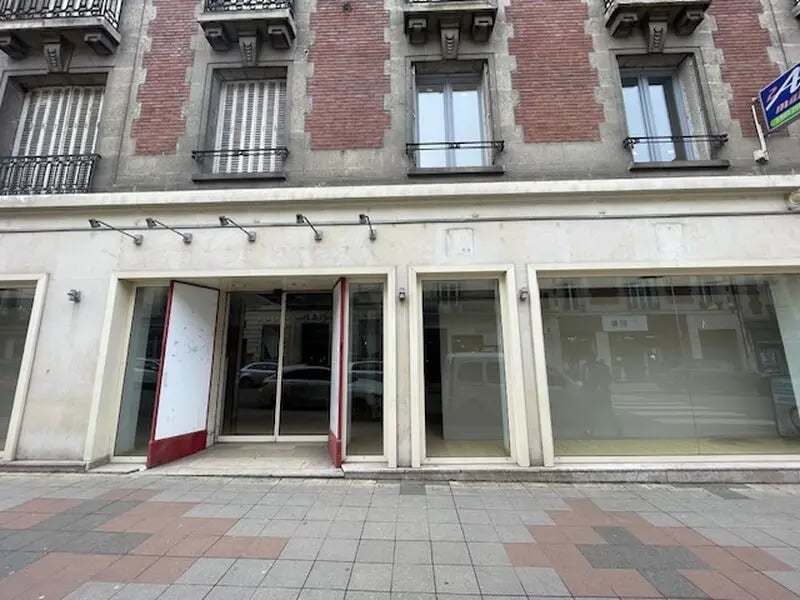 Local commercial dans Soissons à louer Photo de l’immeuble– Image 1 sur 5