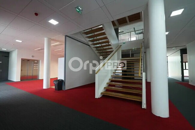 Plus de détails pour Bureau à louer