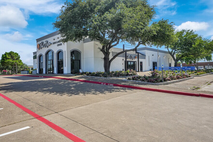 1801 N Plano Rd, Richardson, TX à vendre - Photo de l’immeuble – Image 3 sur 15