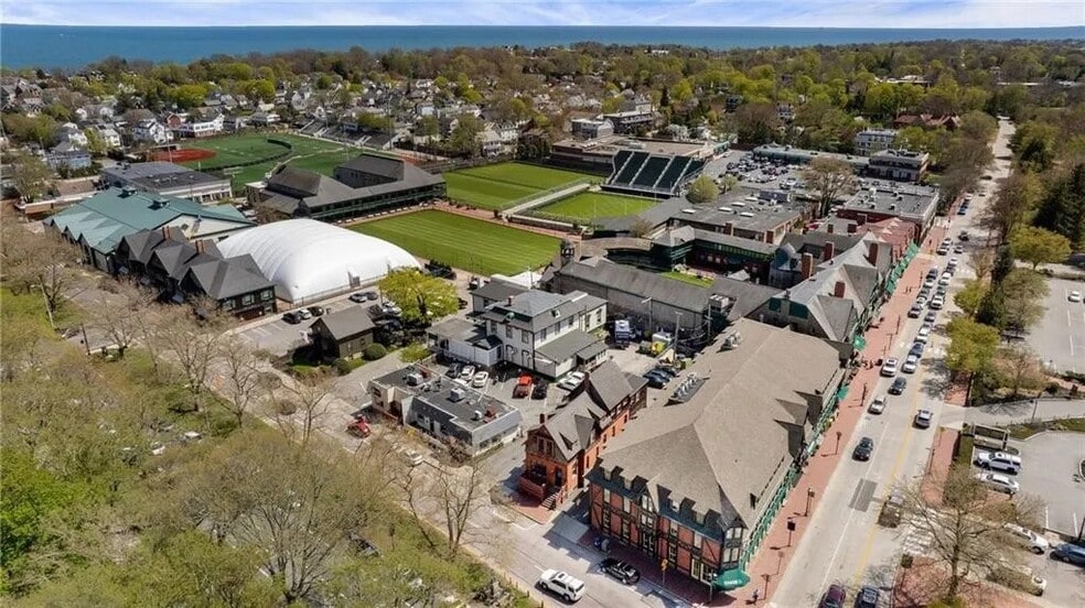 3 Memorial Blvd, Newport, RI à louer - Photo de l’immeuble – Image 3 sur 4