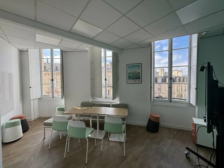 Bureau dans Bordeaux à louer - Photo de l’immeuble – Image 2 sur 6