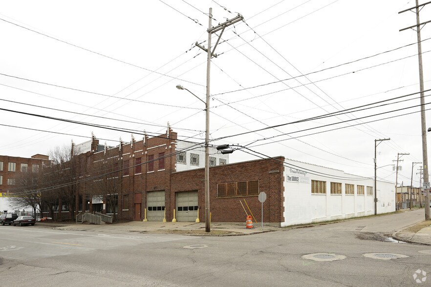 1409 Buchanan Ave SW, Grand Rapids, MI à louer - Photo principale – Image 1 sur 8