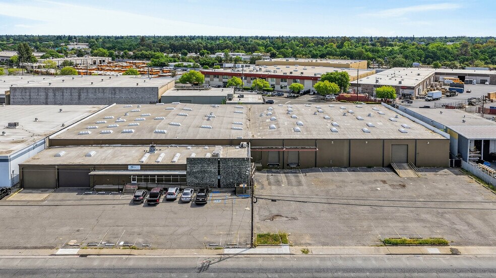 4320 Roseville Rd, North Highlands, CA à vendre - Photo de l’immeuble – Image 3 sur 10