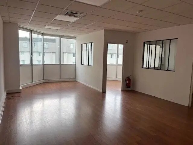 Plus de détails pour Bureau à vendre