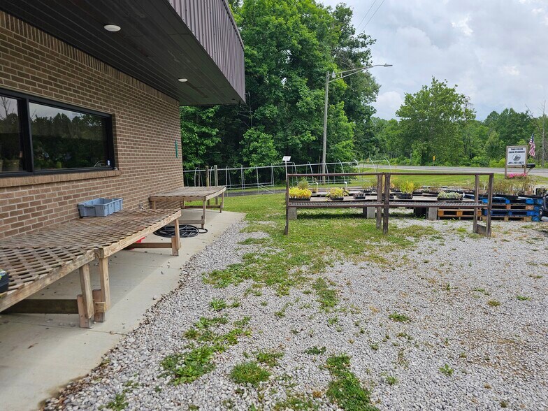 27090 Scott Hwy, Winfield, TN à vendre - Photo de l’immeuble – Image 2 sur 15