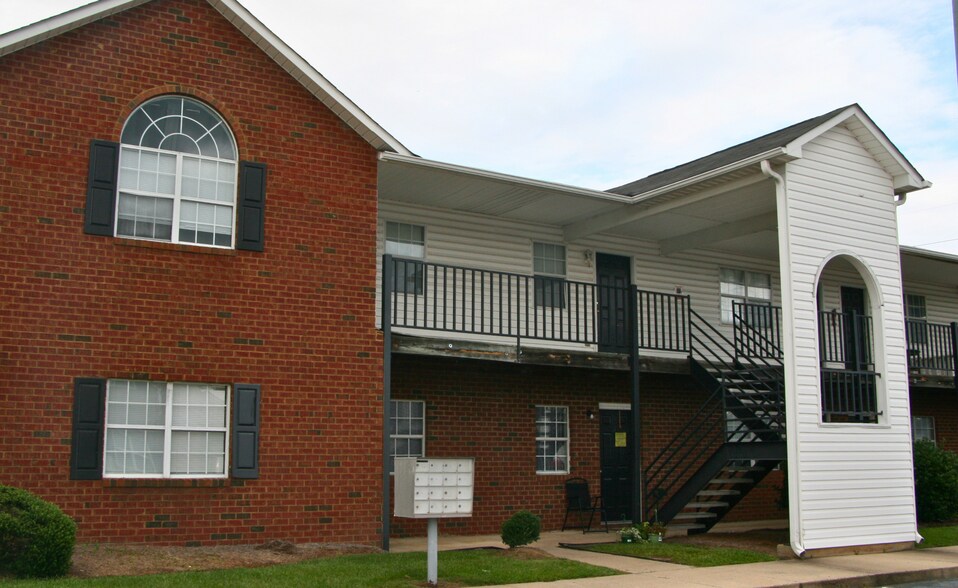 1286 Park West Dr, Greenville, NC à vendre - Photo de l’immeuble – Image 2 sur 4