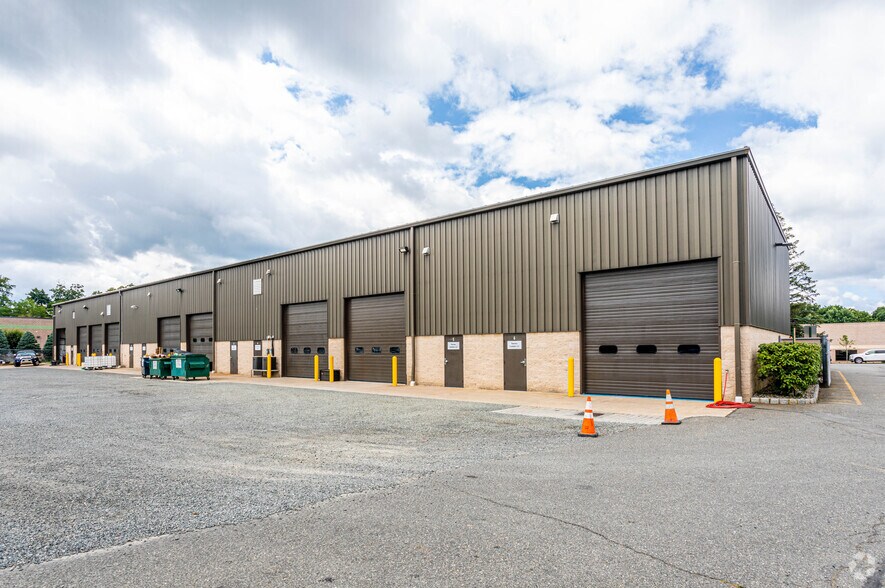 7 Middlebury Blvd, Randolph, NJ à louer - Photo de l’immeuble – Image 3 sur 5