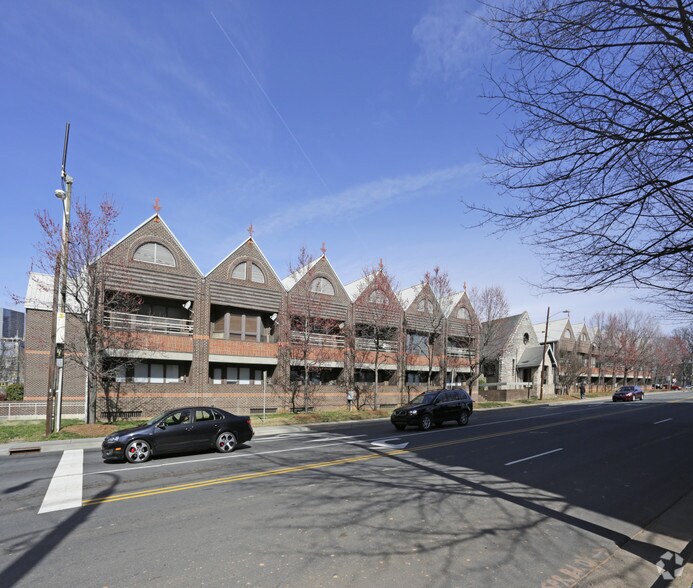 101 N McDowell St, Charlotte, NC à vendre - Photo de l’immeuble – Image 3 sur 29