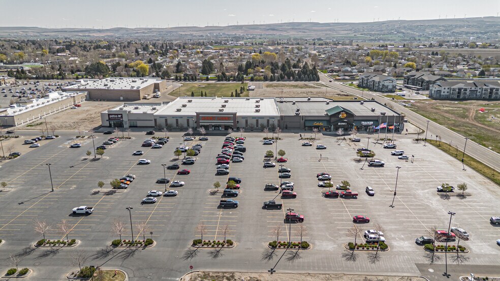 2750 Sunnyside rd, Ammon, ID à louer - Photo de l’immeuble – Image 3 sur 5