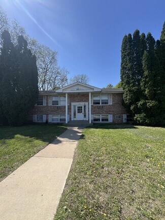 Plus de détails pour 1426 Frost Ave E, Maplewood, MN - Logement à vendre