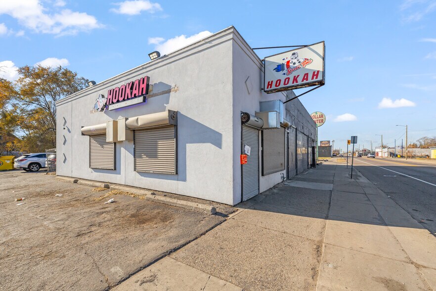 7606 E 7 Mile Rd, Detroit, MI à vendre - Photo de l’immeuble – Image 1 sur 20