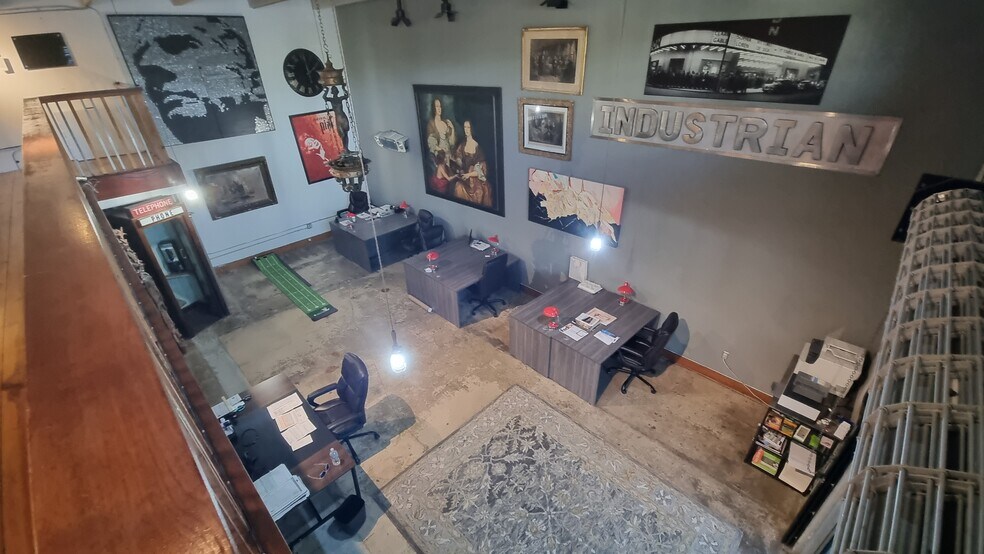 5582 NE 4th Ct, Miami, FL à louer - Photo de l’immeuble – Image 1 sur 10